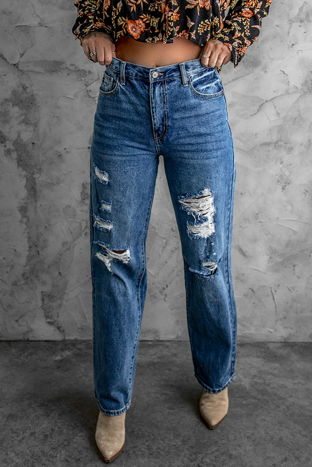 Jeans de pierna recta con cintura alta y desgastados 